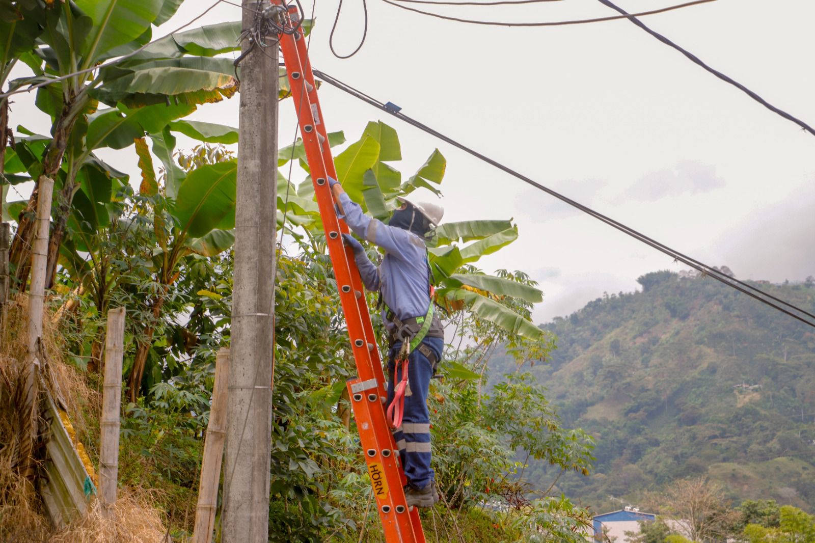 Alcaldía de Ibagué moderniza el alumbrado en la vereda Potosí