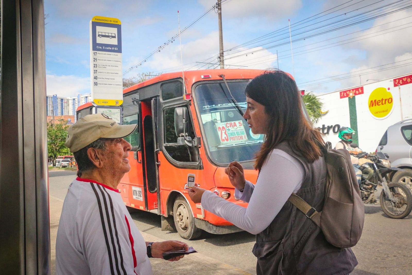 Alcaldía de Ibagué inicia el plan piloto de paraderos de buses en la carrera Quinta