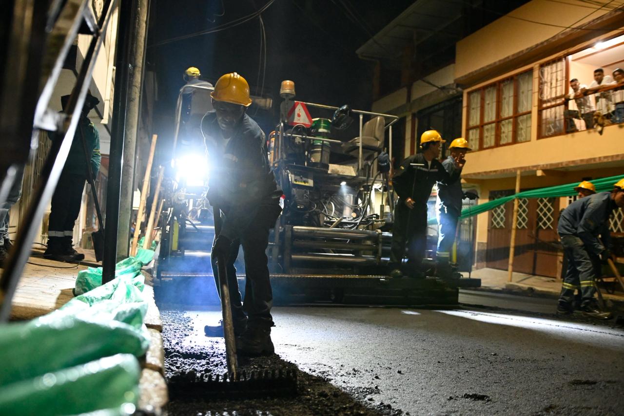 Alcaldía de Ibagué pavimenta cuatro cuadras en Los Ciruelos