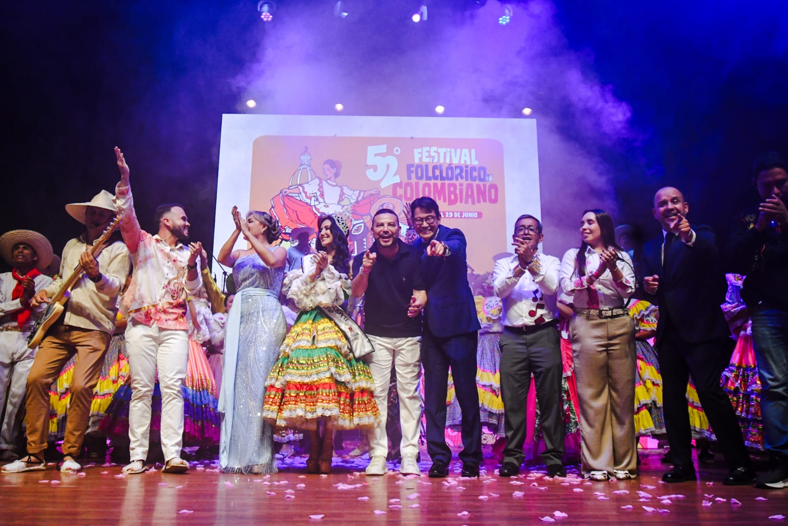 Más de 1.000 personas asistieron al lanzamiento del 52° Festival Folclórico Colombiano en Ibagué